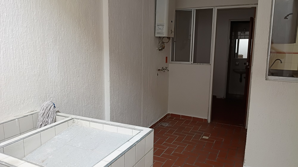 Cuarto y Baño de Servicio Casa 95 Portal del Cacique